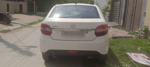 https://images10.gaadi.com/usedcar_image/3600465/original/24__VCC_1794492_96_1695544585.jpg?imwidth=6402