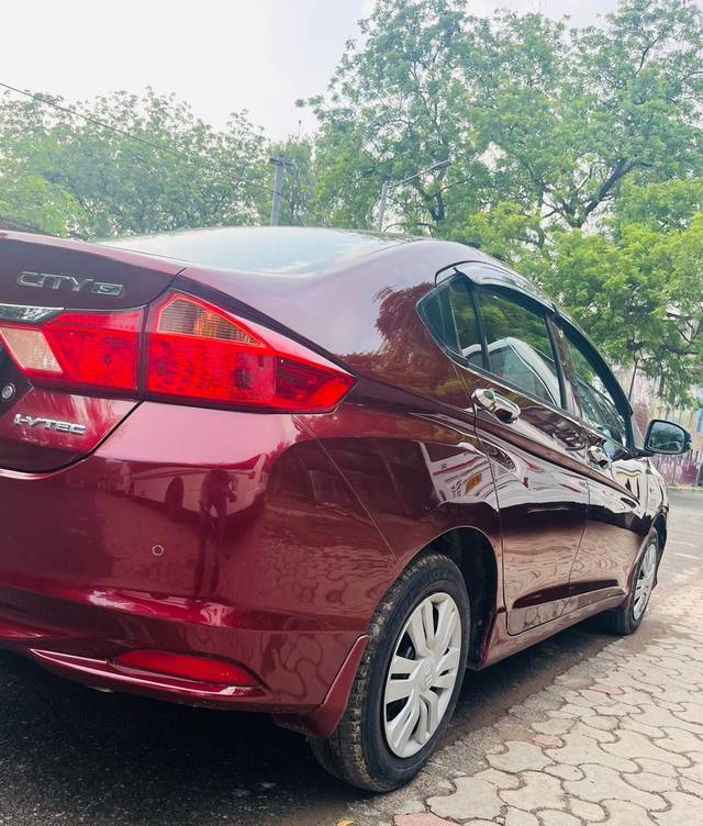 https://images10.gaadi.com/usedcar_image/3600544/original/processed_img2882290__used_car_2882290_1696156131.jpg?imwidth=6401