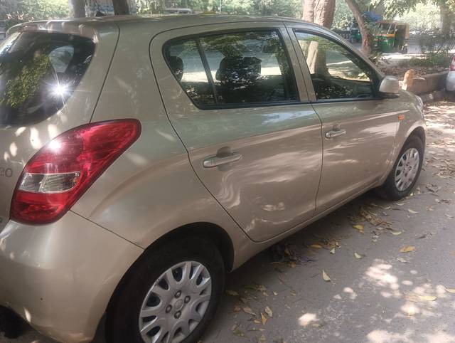 https://images10.gaadi.com/usedcar_image/3600644/original/img2882332__used_car_2882332_1696159395.jpg?imwidth=6401