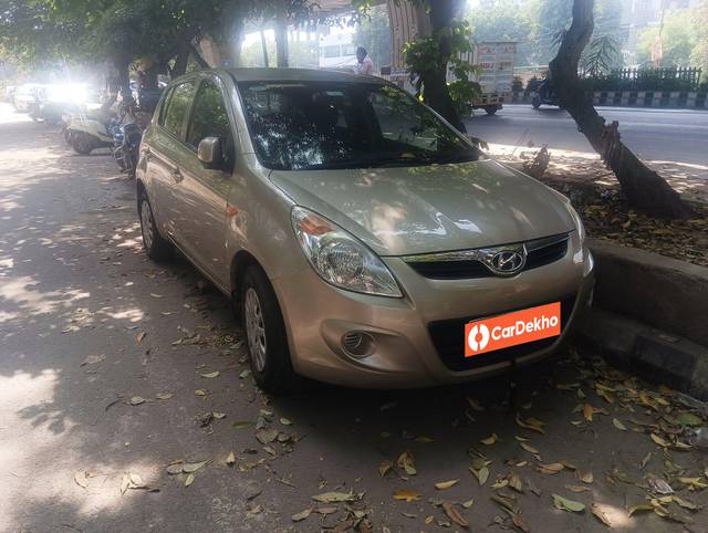 https://images10.gaadi.com/usedcar_image/3600644/original/processed_img2882332__used_car_2882332_1696159387.jpg?imwidth=6400