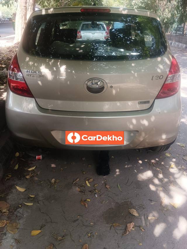 https://images10.gaadi.com/usedcar_image/3600644/original/processed_img2882332__used_car_2882332_1696159394.jpg?imwidth=6402