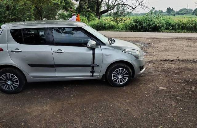 https://images10.gaadi.com/usedcar_image/3600728/original/processed_211b3a9e-6961-482b-9e46-232bf4eb7fbd.jpg?imwidth=6401