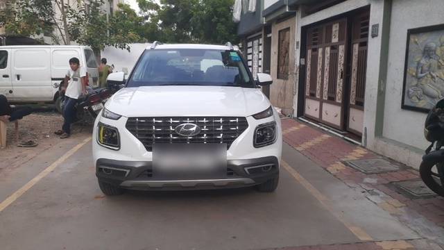 https://images10.gaadi.com/usedcar_image/3600840/original/24__VCC_1794591_94_1695558344.jpg?imwidth=6400