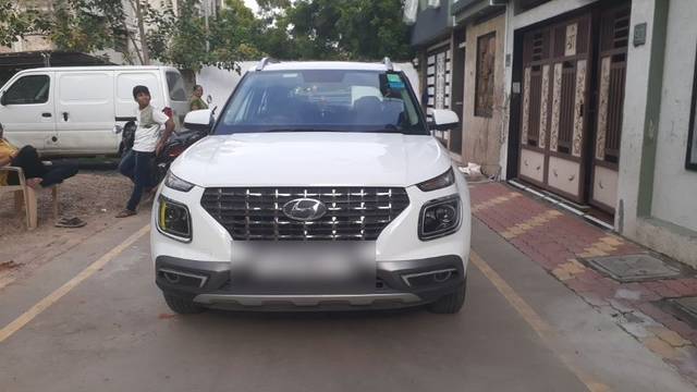 https://images10.gaadi.com/usedcar_image/3600840/original/24__VCC_1794591_94_1695558360.jpg?imwidth=6402
