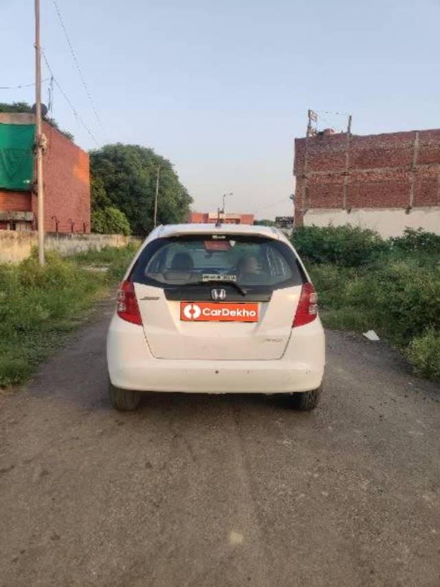 https://images10.gaadi.com/usedcar_image/3600850/original/processed_9e34df9b-fb2e-49d9-9ff5-9c82bbfd656f.jpg?imwidth=6401