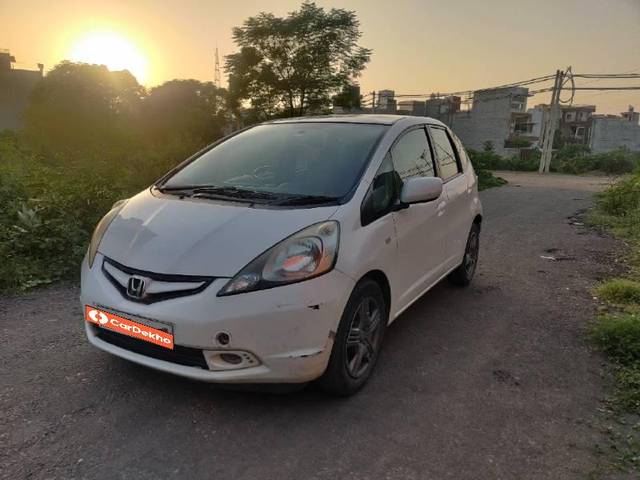 https://images10.gaadi.com/usedcar_image/3600850/original/processed_f9ff84b6-300a-43af-baa4-71ae02e0cb3e.jpg?imwidth=6402
