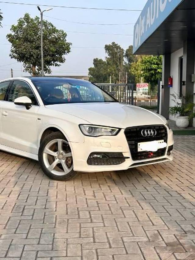 https://images10.gaadi.com/usedcar_image/3601001/original/processed_7660be15-f424-46e1-b30b-3ed371b5a7ce.jpg?imwidth=6400