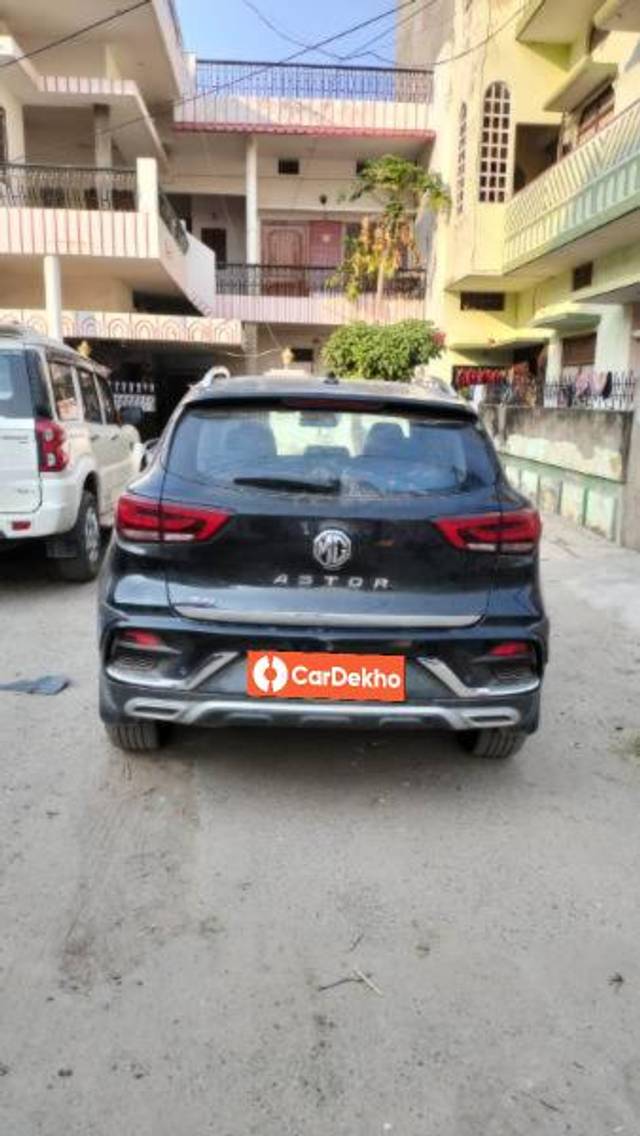 https://images10.gaadi.com/usedcar_image/3601044/original/processed_3af6c798-ac5c-4fc0-a0f0-3c2f3f9a303c.jpg?imwidth=6402