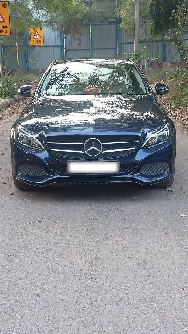 https://images10.gaadi.com/usedcar_image/3601096/original/processed_img2882455__used_car_2882455_1696180357.jpeg?imwidth=6402