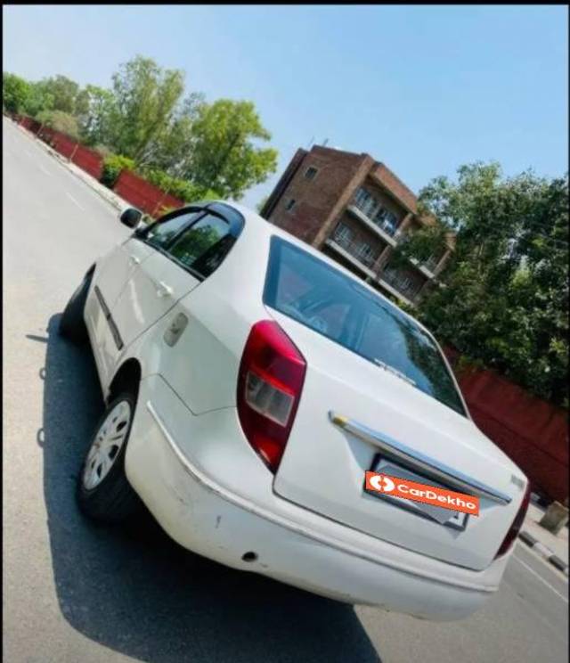 https://images10.gaadi.com/usedcar_image/3601112/original/processed_66344d4f-4b0f-4c98-a4cc-fadab1128e02.jpg?imwidth=6402