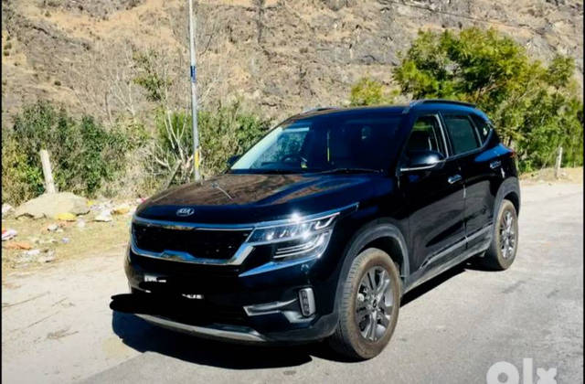 https://images10.gaadi.com/usedcar_image/3601331/original/processed_3d53fdc6-2787-4c1b-a0b4-cdd189a32933.png?imwidth=6401