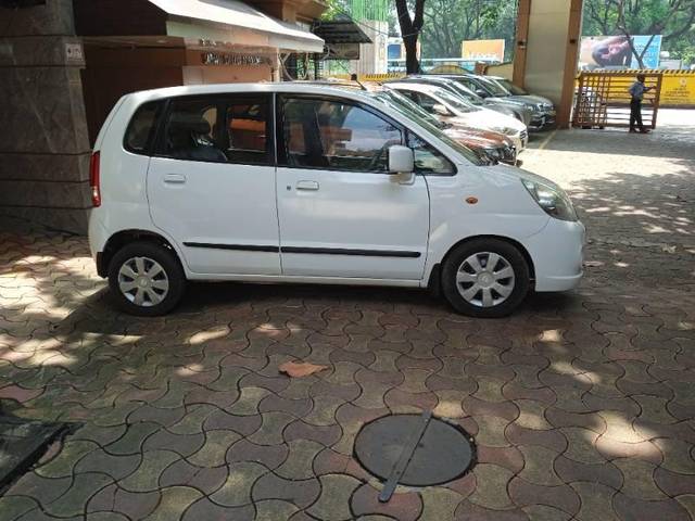 https://images10.gaadi.com/usedcar_image/3601541/original/processed_cea41bd2-faba-4892-a101-54bb79dac9ef.jpg?imwidth=6400