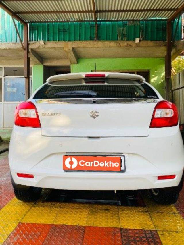 https://images10.gaadi.com/usedcar_image/3601560/original/processed_50eeccc9-5808-436e-8fa2-a2531a36becc.jpeg?imwidth=6401