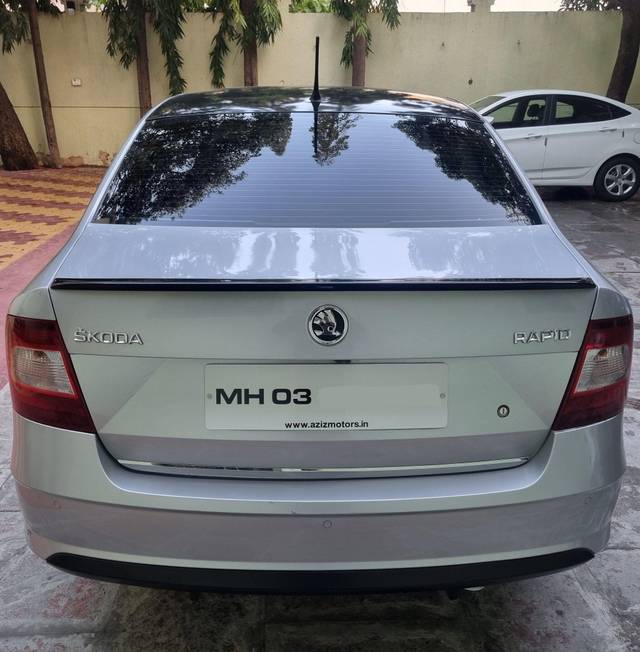 https://images10.gaadi.com/usedcar_image/3601755/original/processed_img2882608__used_car_2882608_1696236310.jpg?imwidth=6402