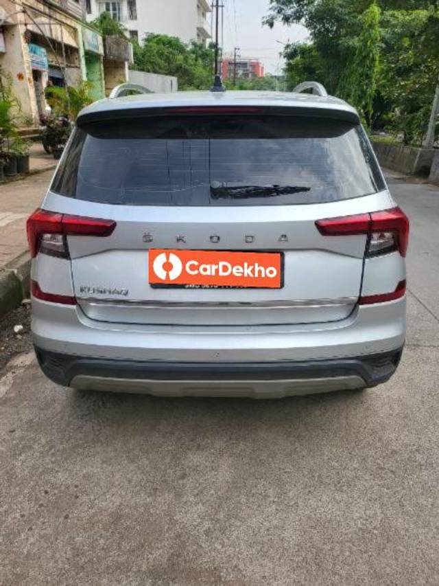 https://images10.gaadi.com/usedcar_image/3601807/original/processed_36b6cda2-f271-48ef-85ec-d108b8e1609c.jpg?imwidth=6401