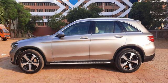 https://images10.gaadi.com/usedcar_image/3601866/original/processed_img2882650__used_car_2882650_1698560753.jpg?imwidth=6402