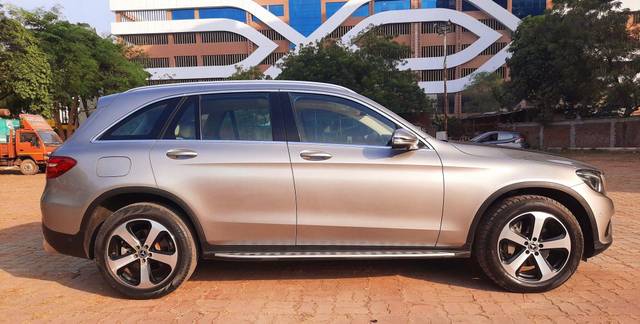 https://images10.gaadi.com/usedcar_image/3601866/original/processed_img2882650__used_car_2882650_1698560755.jpg?imwidth=6401