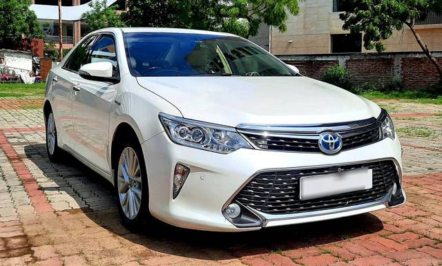 https://images10.gaadi.com/usedcar_image/3601875/original/processed_img2882655__used_car_2882655_1696240493.jpg?imwidth=6400