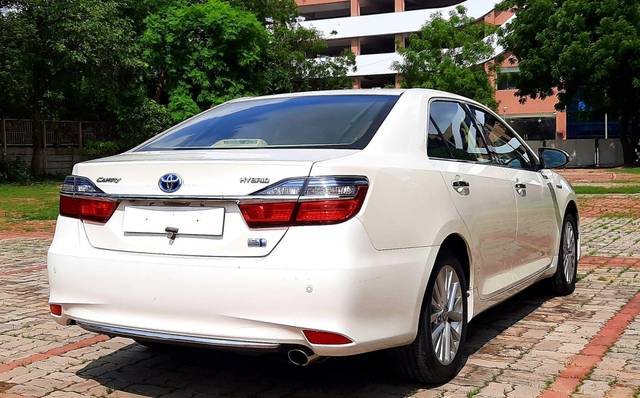 https://images10.gaadi.com/usedcar_image/3601875/original/processed_img2882655__used_car_2882655_1696240524.jpg?imwidth=6402