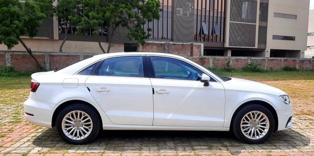 https://images10.gaadi.com/usedcar_image/3601918/original/processed_img2882665__used_car_2882665_1696242078.jpg?imwidth=6401