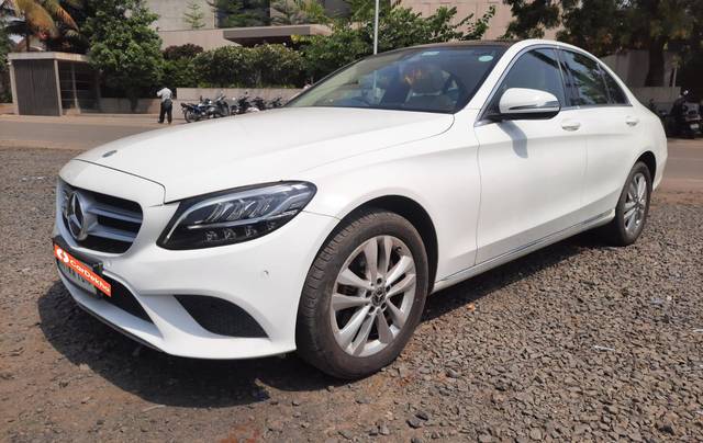https://images10.gaadi.com/usedcar_image/3601936/original/processed_img2882675__used_car_2882675_1696243187.jpg?imwidth=6400