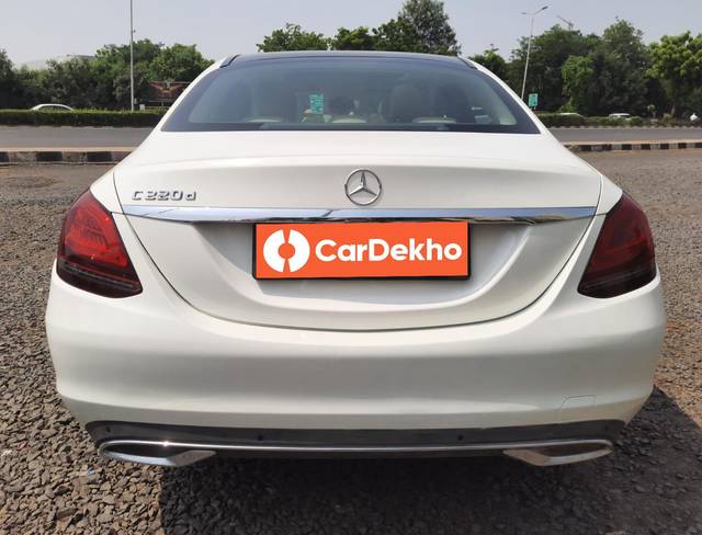 https://images10.gaadi.com/usedcar_image/3601936/original/processed_img2882675__used_car_2882675_1696243193.jpg?imwidth=6402
