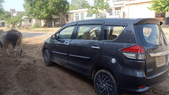 https://images10.gaadi.com/usedcar_image/3601971/original/processed_e186e69f-4f31-48f7-9230-13d12b385db8.jpeg?imwidth=6402