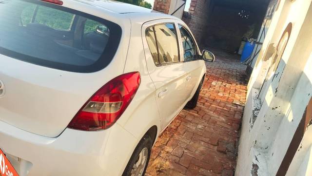 https://images10.gaadi.com/usedcar_image/3601999/original/processed_fbd09170-564f-4ed2-92fa-29ce2faf50ca.jpg?imwidth=6402