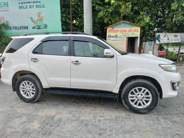 https://images10.gaadi.com/usedcar_image/3602021/original/processed_a96b9f7c-6b96-41a7-9b2b-9f377e66ce36.jpg?imwidth=6401