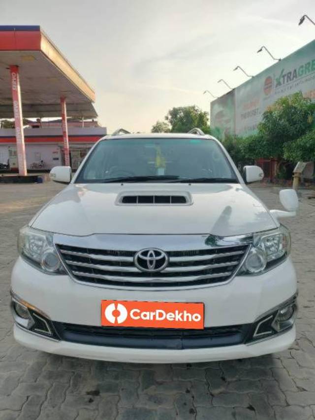 https://images10.gaadi.com/usedcar_image/3602021/original/processed_e549e263-32b5-4878-a94f-842ed93e200a.jpg?imwidth=6400