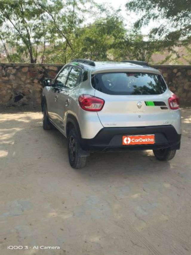 https://images10.gaadi.com/usedcar_image/3602022/original/processed_a67fc32c-db77-447e-9e1d-0cc7f7d8b173.jpg?imwidth=6402