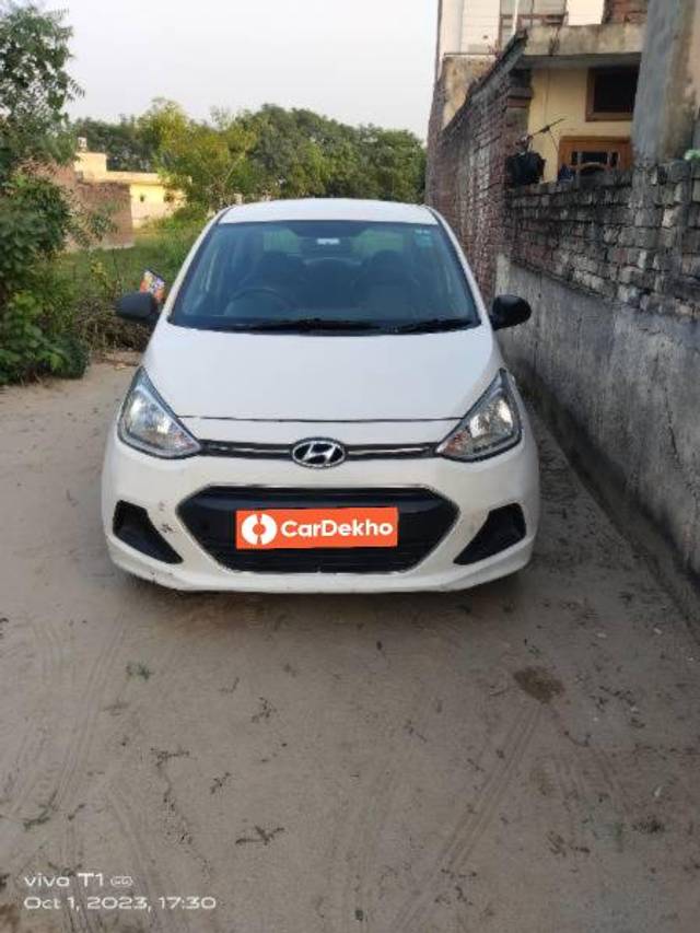 https://images10.gaadi.com/usedcar_image/3602036/original/processed_2b5e5d45-2fb6-40b6-83dd-7347c94cc493.jpg?imwidth=6402