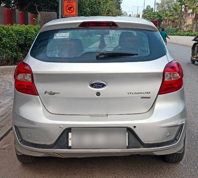 https://images10.gaadi.com/usedcar_image/3602302/original/25__VCC_1794945_96_1695651052.jpg?imwidth=6402