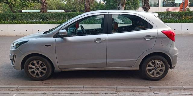 https://images10.gaadi.com/usedcar_image/3602302/original/25__VCC_IMG_1695641424140_1794945_95_1695642022.jpg?imwidth=6401