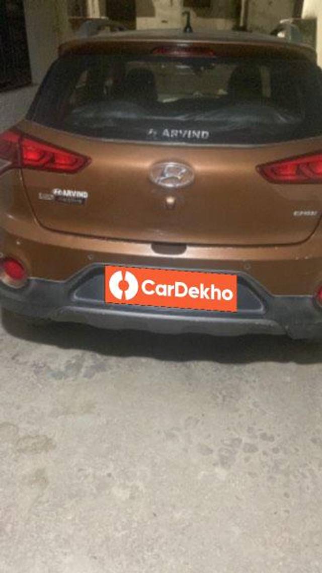 https://images10.gaadi.com/usedcar_image/3602744/original/processed_e57586c0-b3af-4275-a1b2-52bb24d27ae4.jpeg?imwidth=6400
