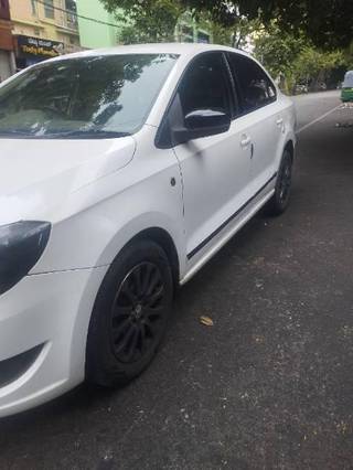 Skoda Rapid 2014-2016 Skoda Rapid 1.5 TDI Elegance Black Package