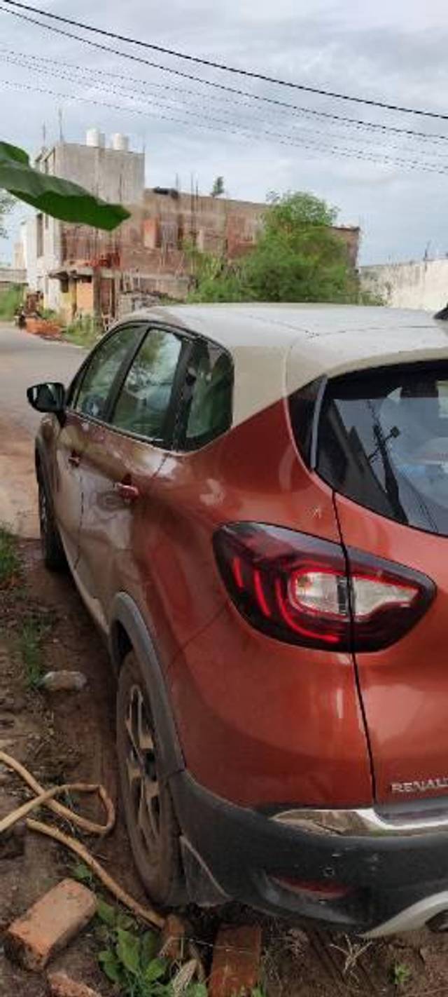 https://images10.gaadi.com/usedcar_image/3603365/original/processed_dac2bb38-1cb8-4f78-9881-8a486557b4d4.jpg?imwidth=6402