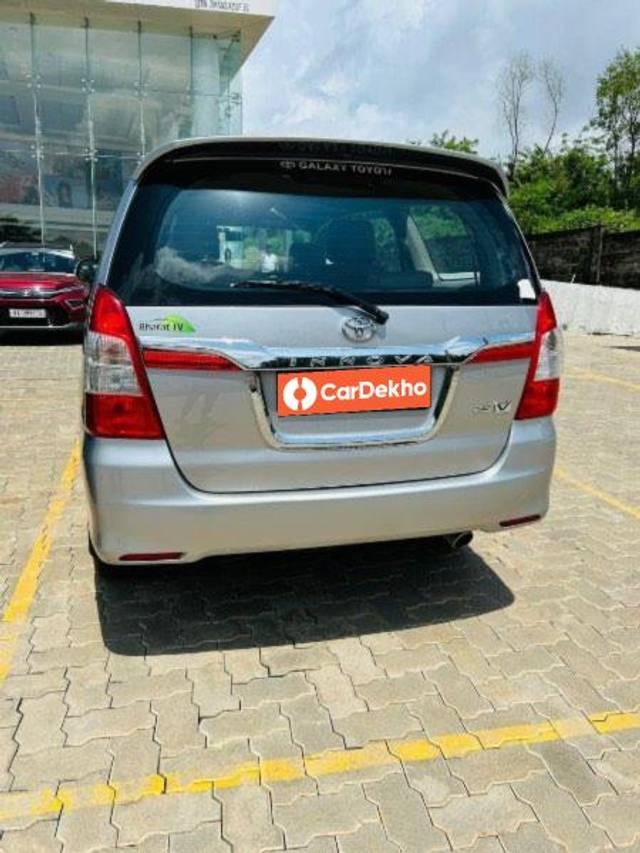 https://images10.gaadi.com/usedcar_image/3603498/original/processed_e87d4617-935d-49d9-9d2d-10335864c0e7.jpeg?imwidth=6402
