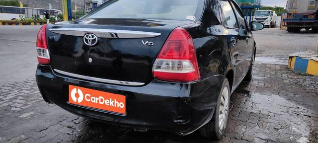 https://images10.gaadi.com/usedcar_image/3603582/original/processed_12dd2e72-a317-4bf5-9565-97cba206b215.jpg?imwidth=6402