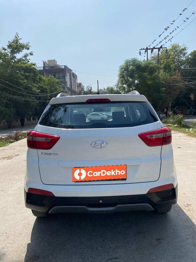 https://images10.gaadi.com/usedcar_image/3603717/original/processed_img2883429__used_car_2883429_1696342136.jpg?imwidth=6402