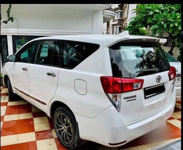 https://images10.gaadi.com/usedcar_image/3603780/original/processed_c1c8a9c6-eed3-4e67-8442-e1ee86000473.jpeg?imwidth=6401