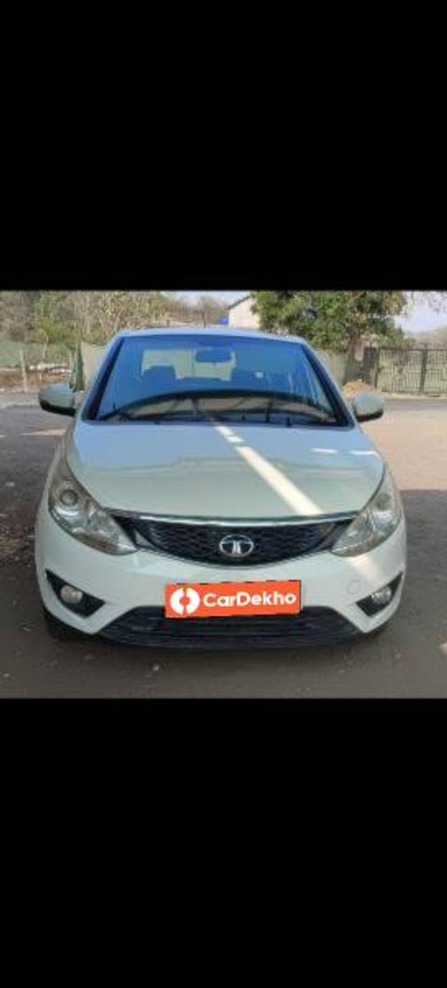 https://images10.gaadi.com/usedcar_image/3603846/original/processed_1ce0c2ce-b848-4eea-a960-6dfee6d38c9b.jpg?imwidth=6401