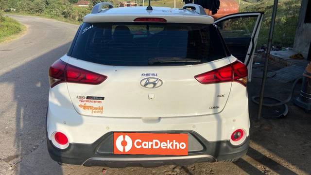 https://images10.gaadi.com/usedcar_image/3603882/original/processed_6014cbec-c27d-4ac5-9250-fcb8c7ae486b.jpeg?imwidth=6401