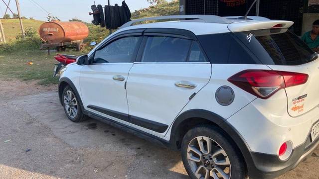https://images10.gaadi.com/usedcar_image/3603882/original/processed_e6595a9d-0ef1-4ba2-88de-cc835216e74e.jpeg?imwidth=6402