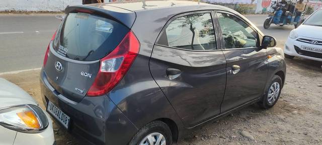 https://images10.gaadi.com/usedcar_image/3603921/original/processed_d6b258ea-a691-4a49-83fb-3af85245104b.jpg?imwidth=6401