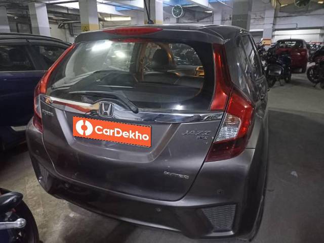 https://images10.gaadi.com/usedcar_image/3603968/original/processed_261de37b-8bb6-42f3-a7e7-70a7b155e335.jpg?imwidth=6401