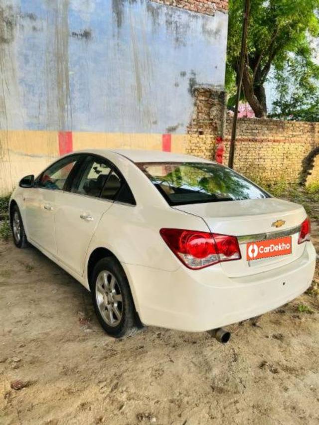 https://images10.gaadi.com/usedcar_image/3604038/original/processed_176a1580-23f3-4c08-8d30-82aafdd7599d.jpg?imwidth=6402