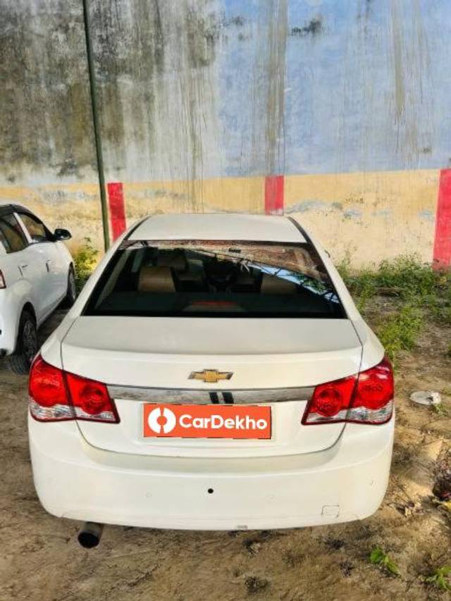 https://images10.gaadi.com/usedcar_image/3604038/original/processed_25cc23f8-63c0-4dea-b386-f12b8a0d4a0d.jpg?imwidth=6401