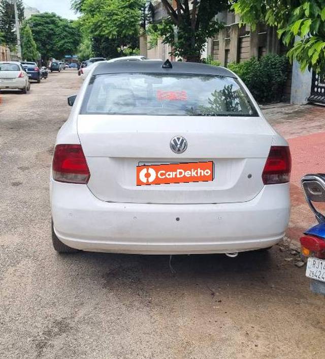 https://images10.gaadi.com/usedcar_image/3604071/original/processed_28ed7efb-8660-4af5-a120-aeb318fe7789.jpg?imwidth=6402