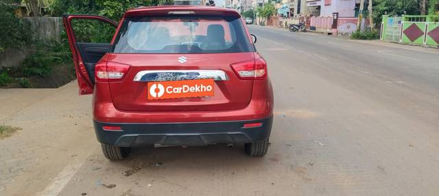 https://images10.gaadi.com/usedcar_image/3604087/original/processed_9fa1f112-64c0-475b-8a89-97c57edc7317.jpg?imwidth=6401